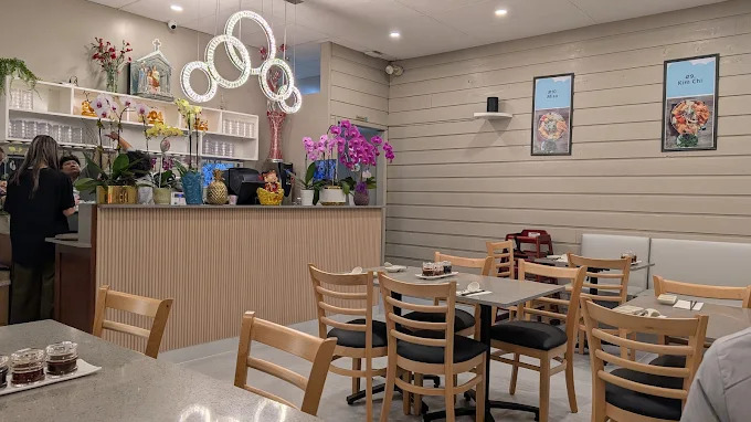 Newton Hotpot interior
